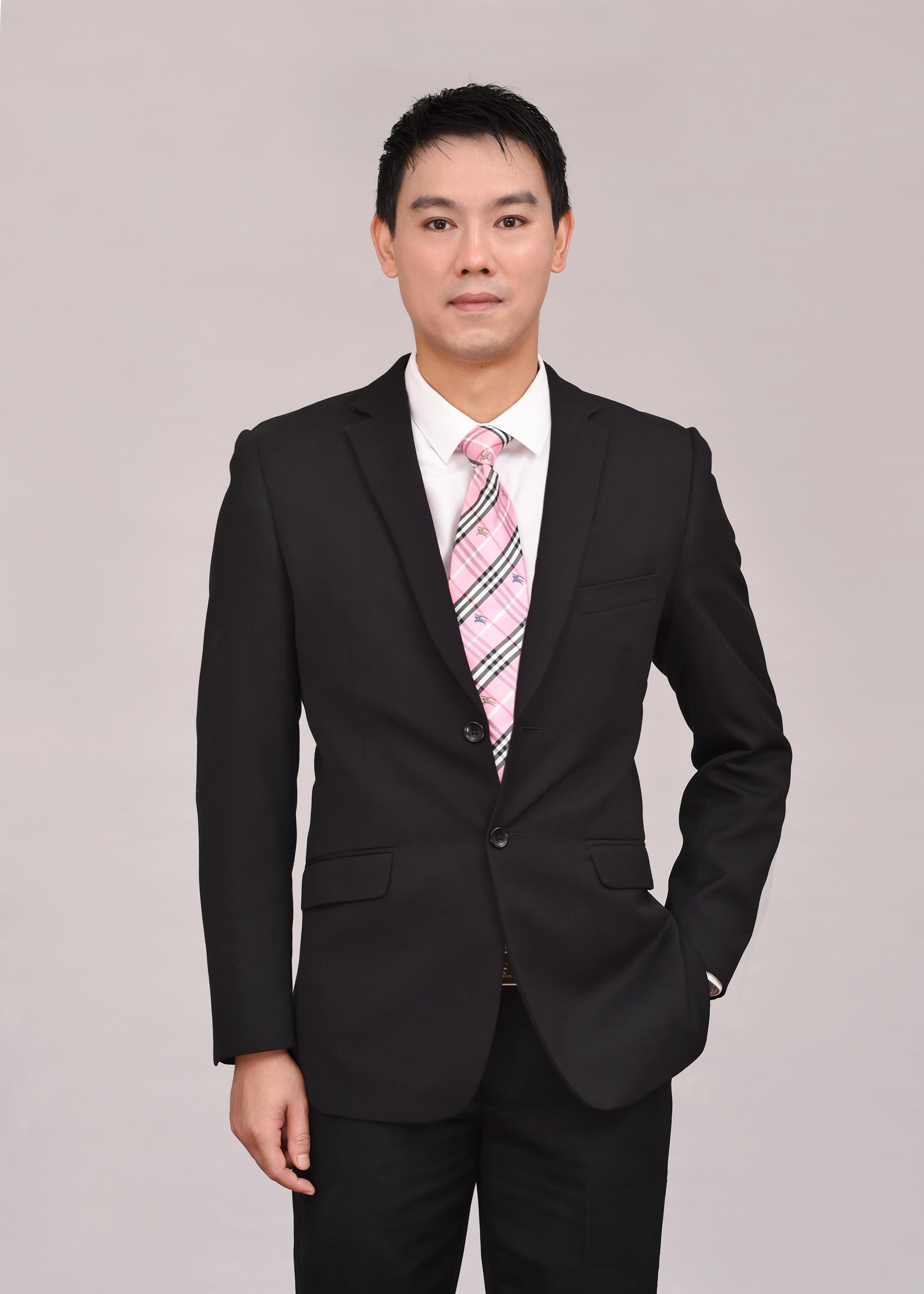 穆好冉 品牌视觉系统总监